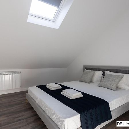 Dona Emilia Guest House & Studio Apartment Building 维亚纳堡 外观 照片