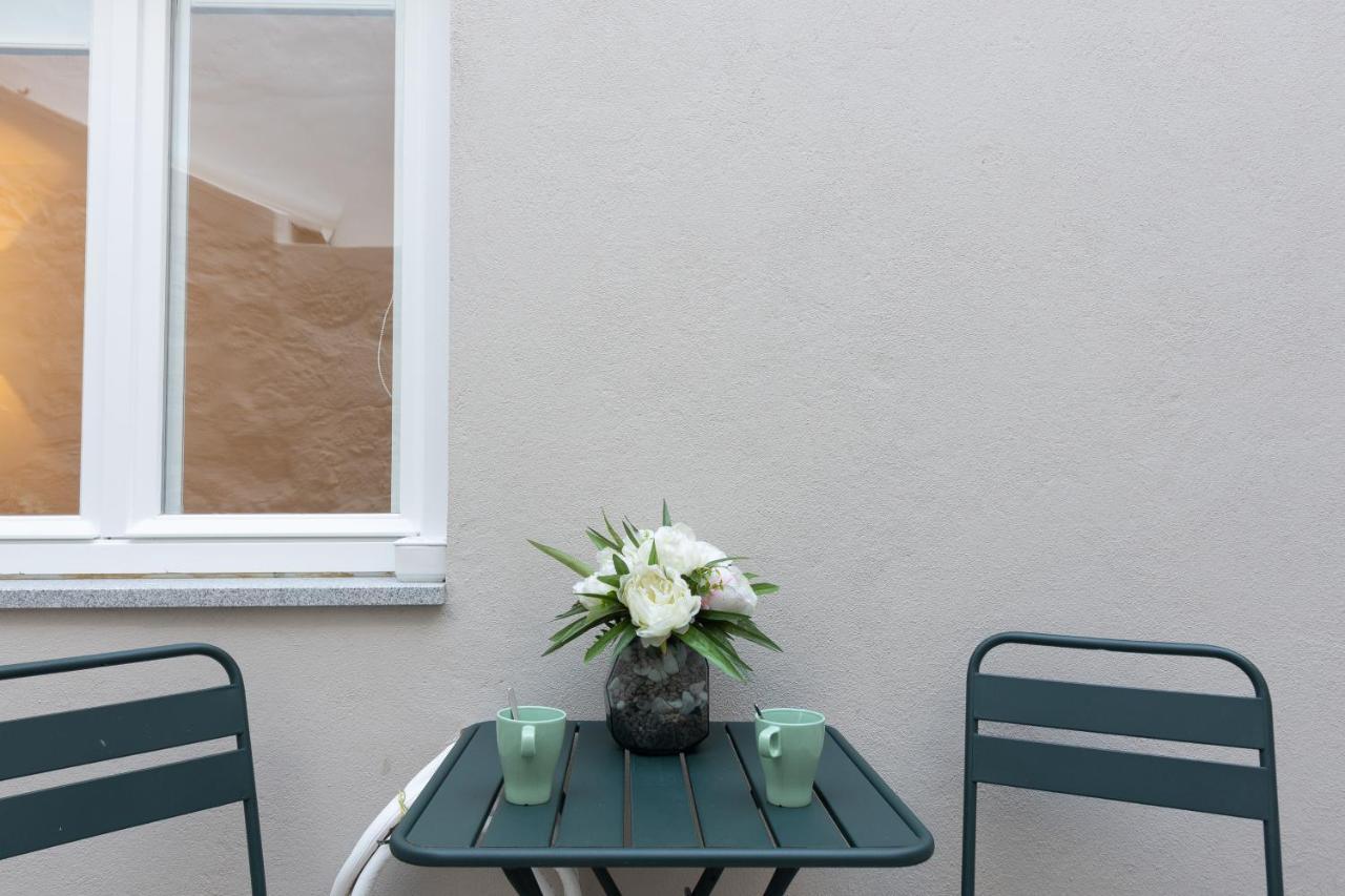 Dona Emilia Guest House & Studio Apartment Building 维亚纳堡 外观 照片